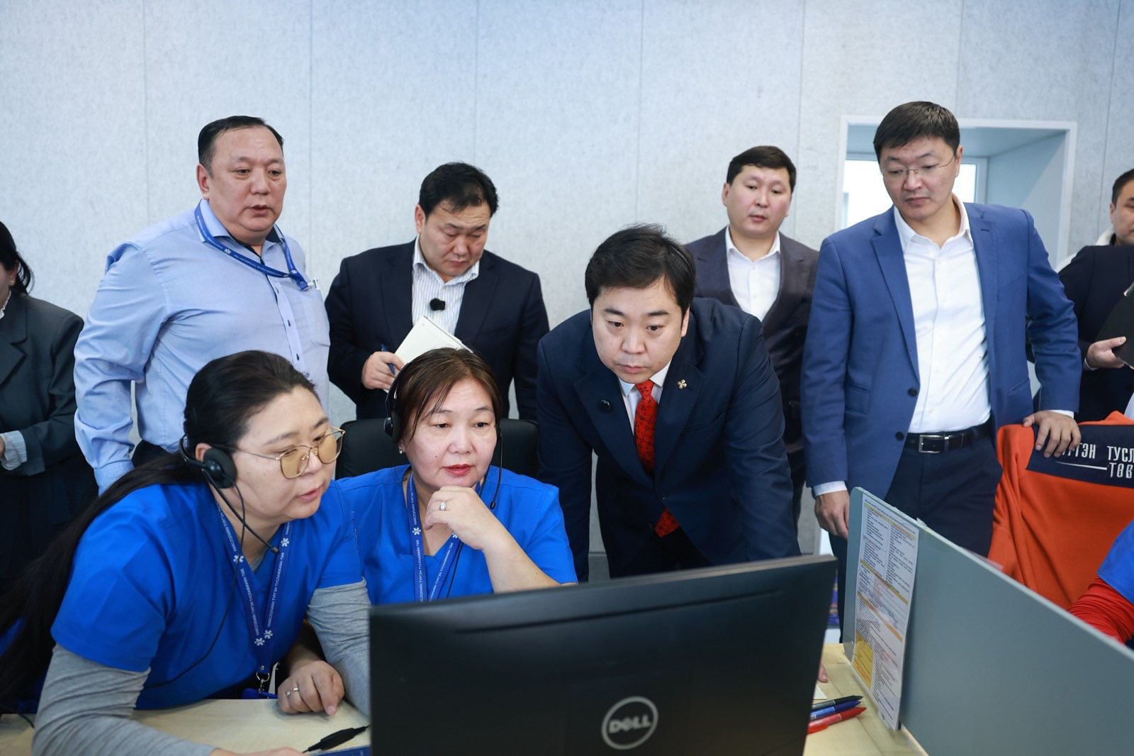 Нийслэлийн түргэн тусламжийн 103 төвд НИТХ-ын Зөвлөлийн гишүүд хуралдлаа